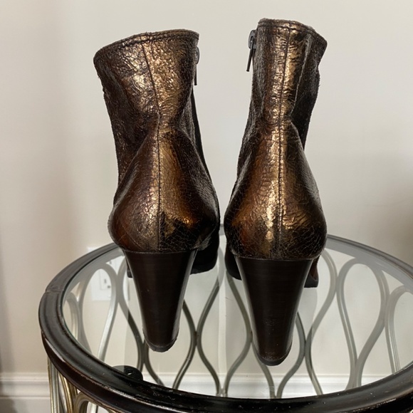 Brown suede ankle boots - Picture 3 of 3